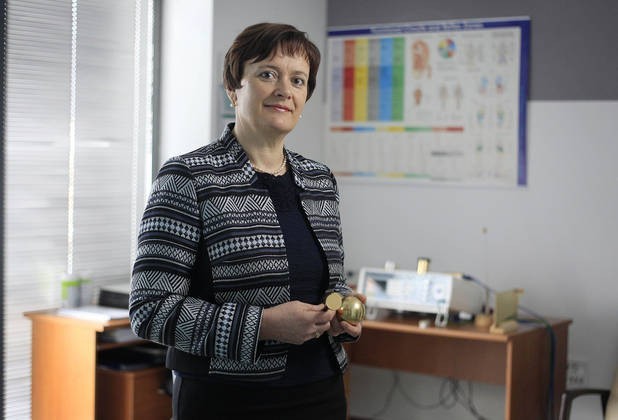 Vse več zdravnikov začenja razmišljati s svojo glavo